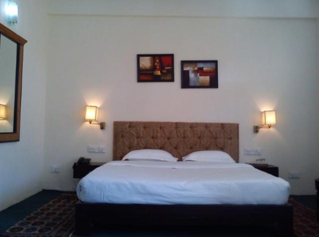 Natureraga Fernhill Resort Chail Cameră foto